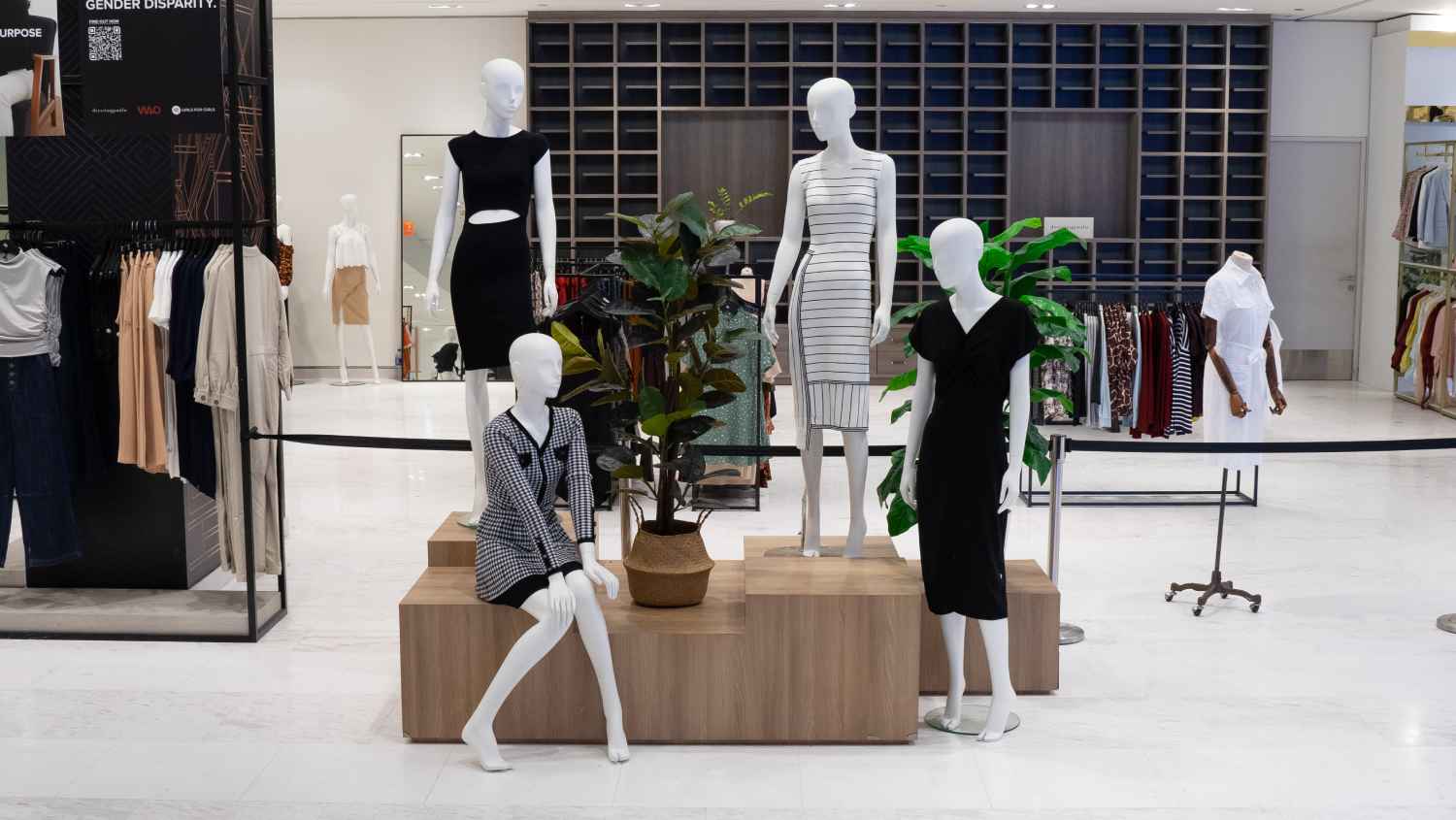 Dressing Paula Clothing 3